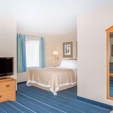 Days Inn & Suites By Wyndham Bridgeport - Clarksburg Zewnętrze zdjęcie