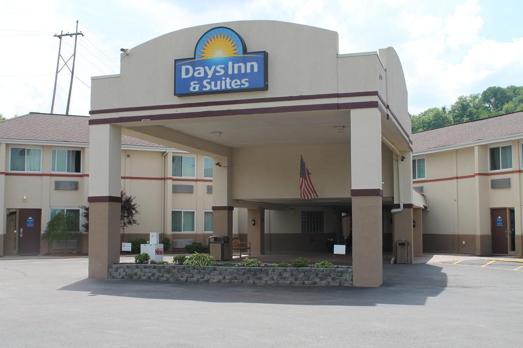 Days Inn & Suites By Wyndham Bridgeport - Clarksburg Zewnętrze zdjęcie