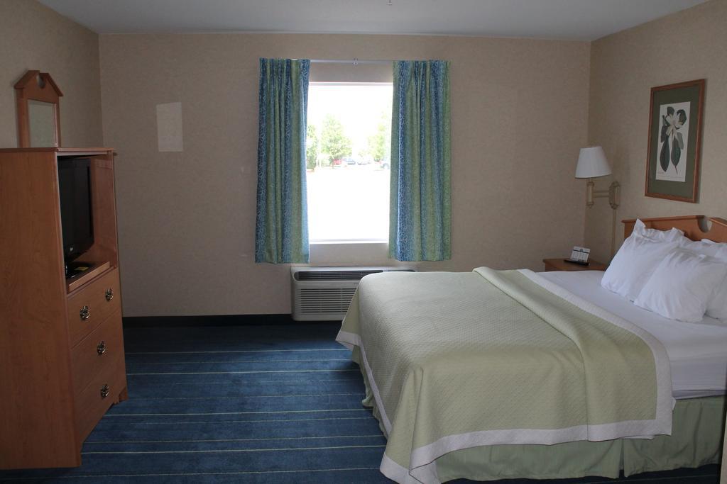 Days Inn & Suites By Wyndham Bridgeport - Clarksburg Pokój zdjęcie