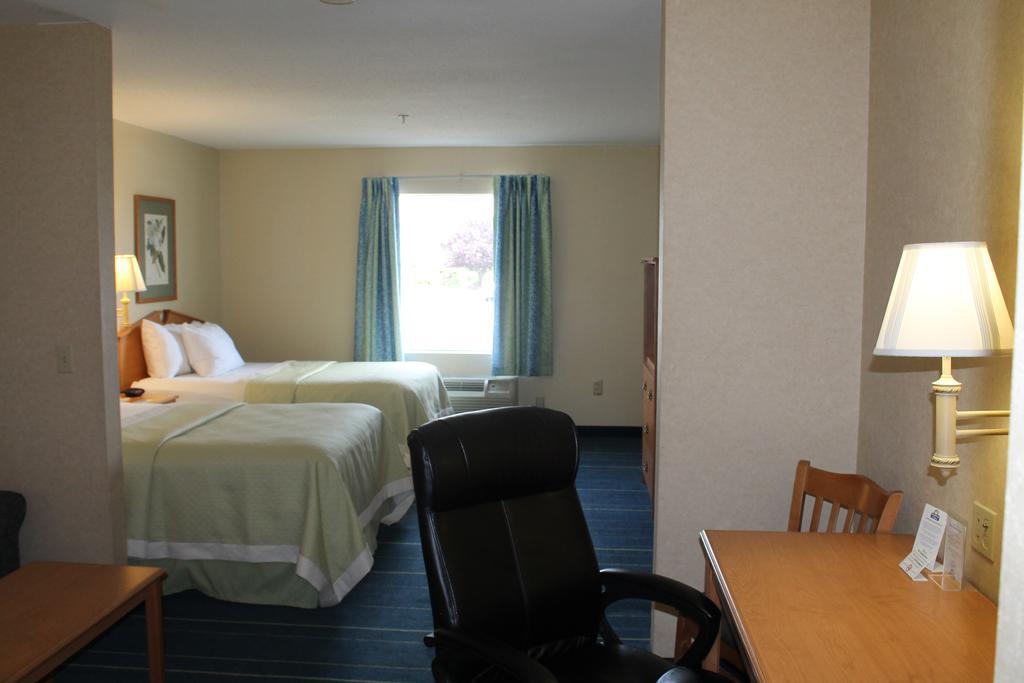 Days Inn & Suites By Wyndham Bridgeport - Clarksburg Pokój zdjęcie
