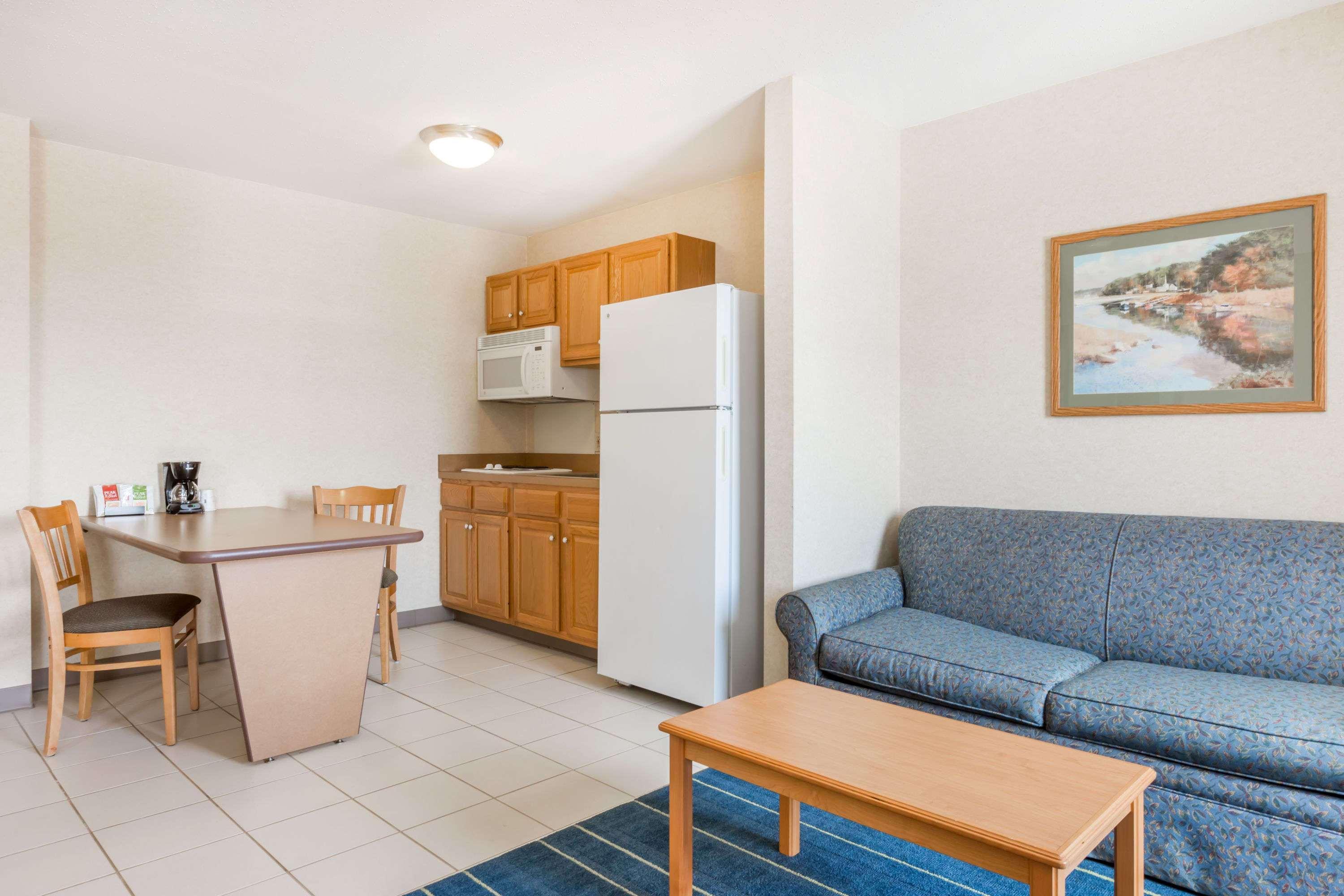 Days Inn & Suites By Wyndham Bridgeport - Clarksburg Zewnętrze zdjęcie