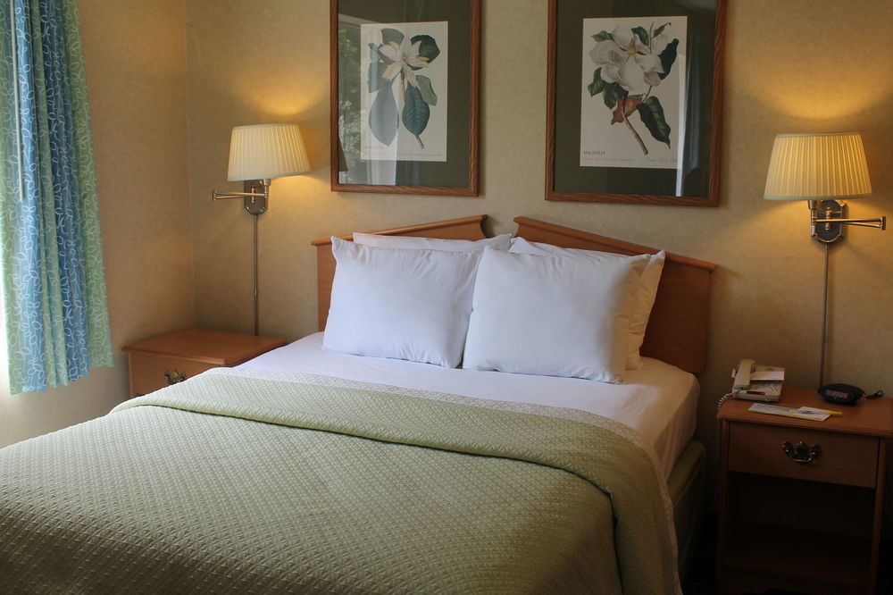 Days Inn & Suites By Wyndham Bridgeport - Clarksburg Zewnętrze zdjęcie