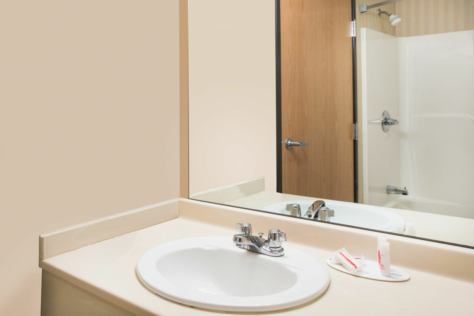 Days Inn & Suites By Wyndham Bridgeport - Clarksburg Zewnętrze zdjęcie