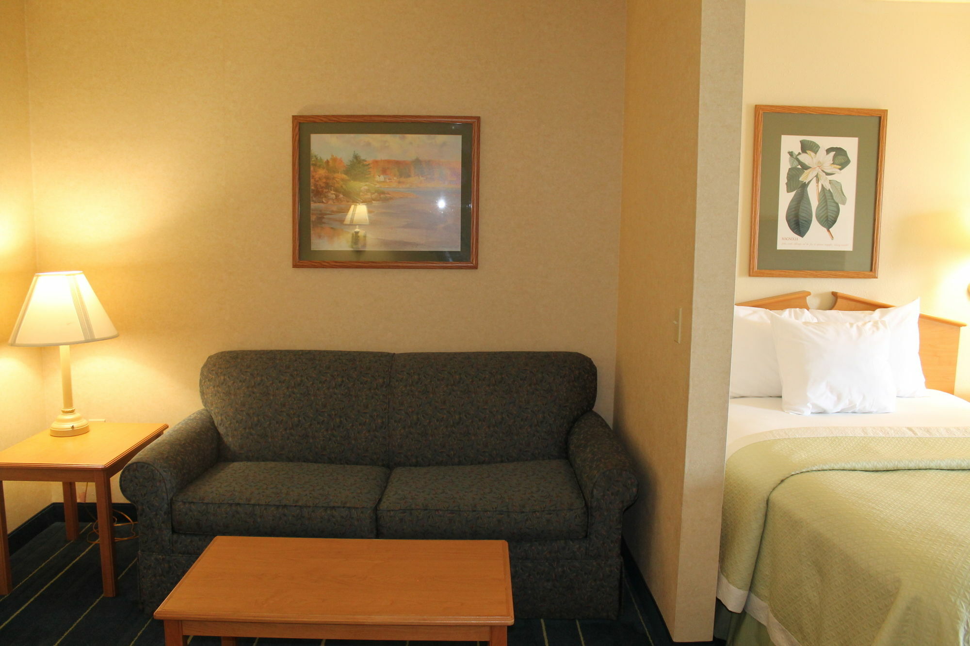 Days Inn & Suites By Wyndham Bridgeport - Clarksburg Zewnętrze zdjęcie